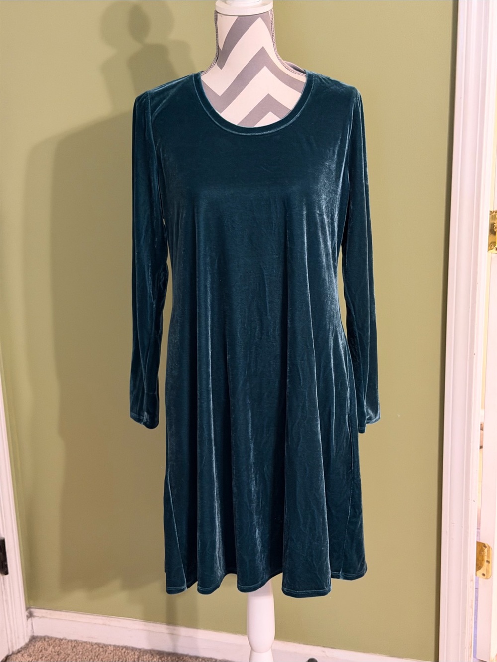 Soft surroundings short Santiago green velvet long sleeve a line dress NWT